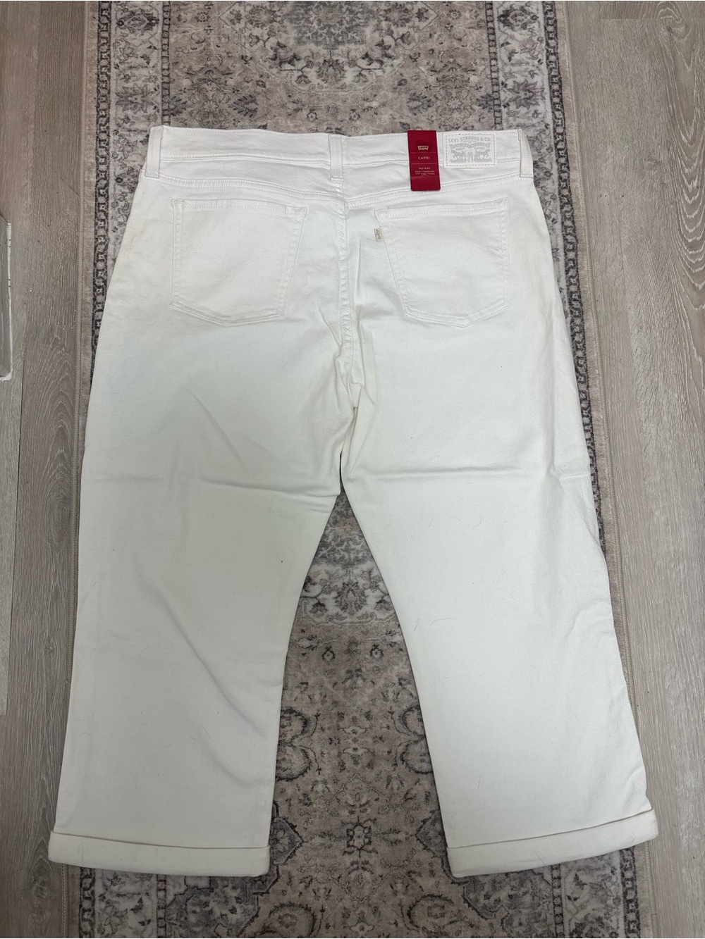 Levi's White Cropped Straight Jeans - Picture 3 of 4